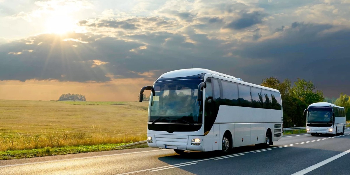 Explore Coach from Manchester to London Made Easy